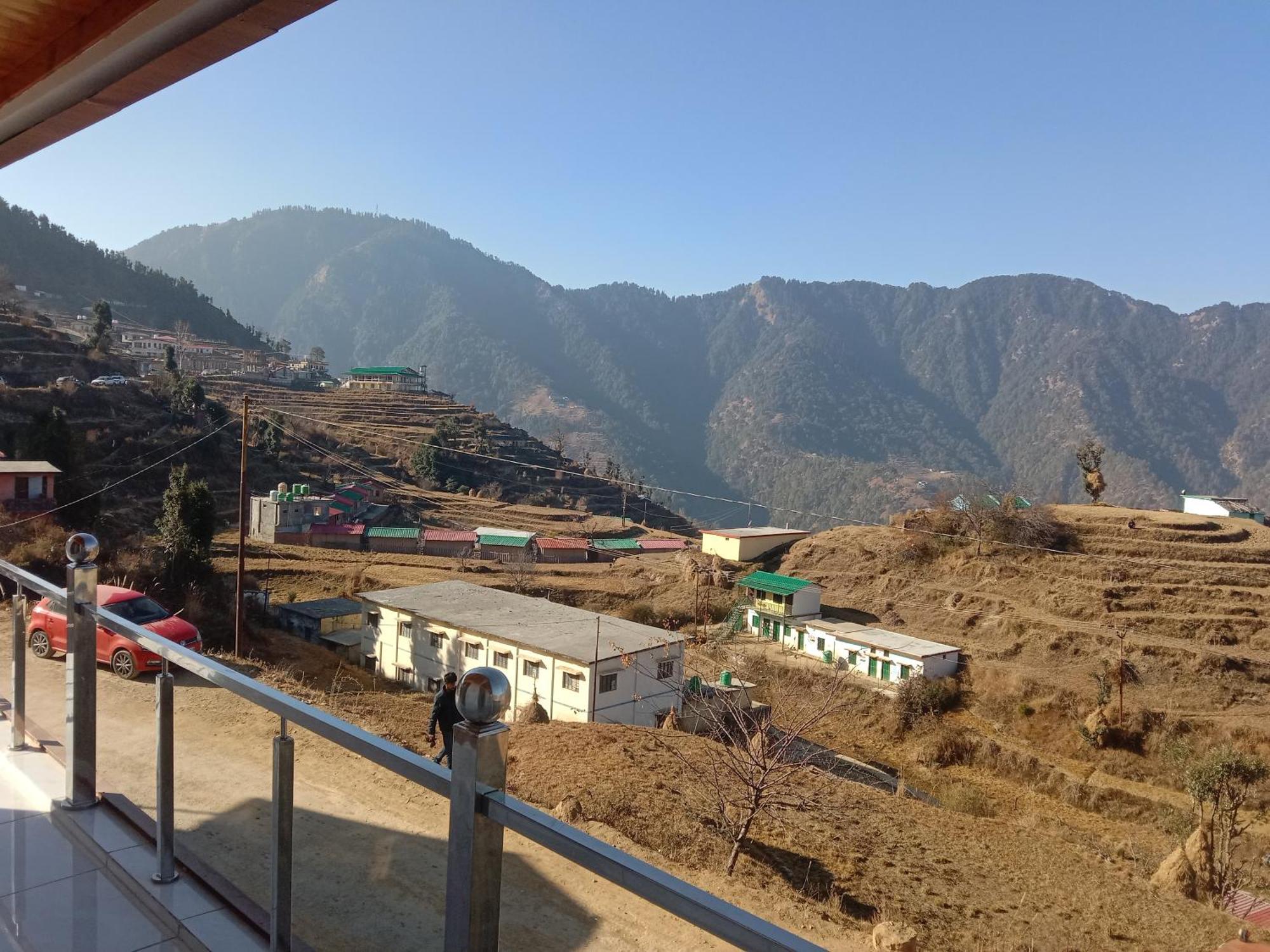 Himalayan Hill Top Resort Kanatal Exterior photo