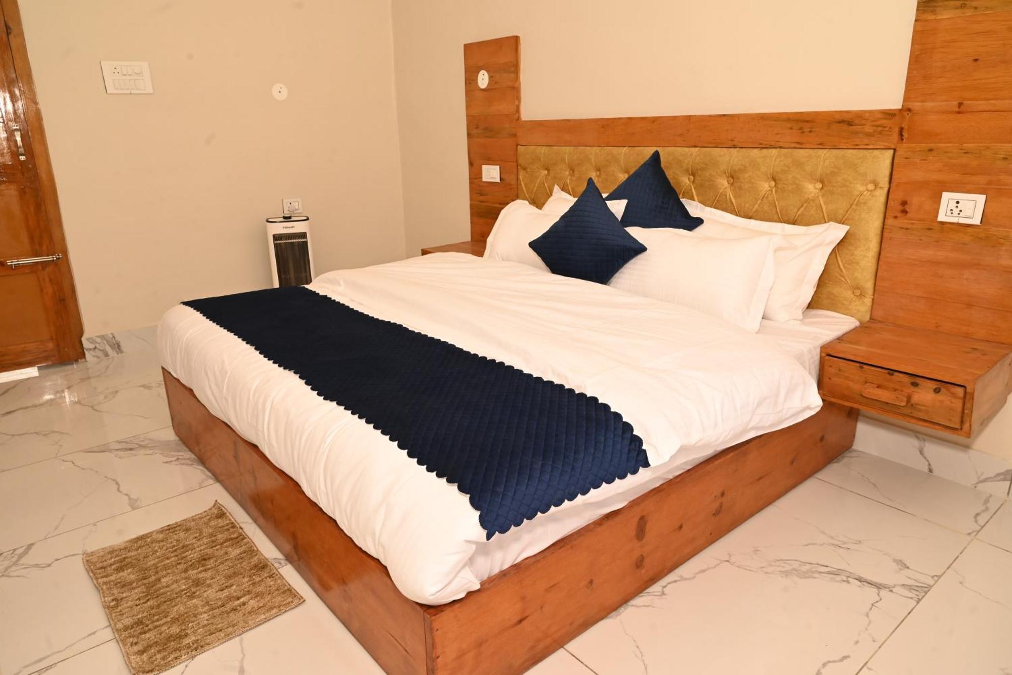Himalayan Hill Top Resort Kanatal Exterior photo