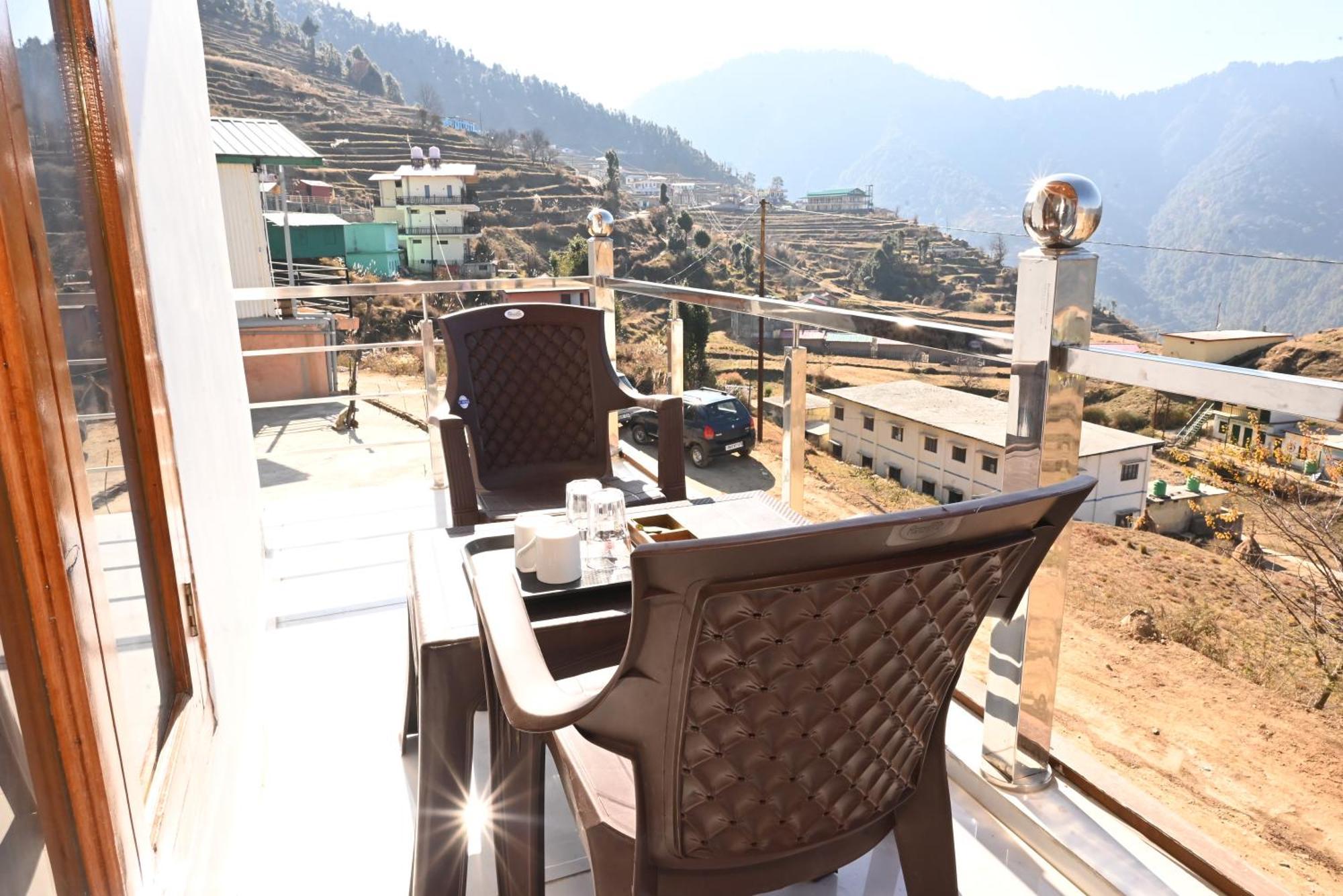 Himalayan Hill Top Resort Kanatal Exterior photo