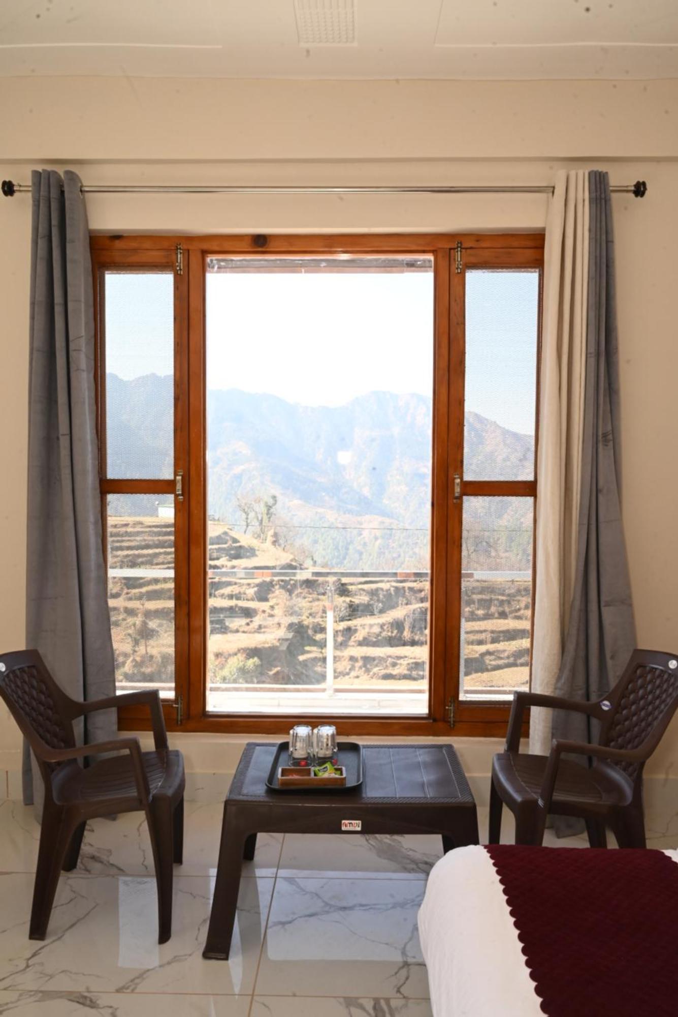 Himalayan Hill Top Resort Kanatal Exterior photo