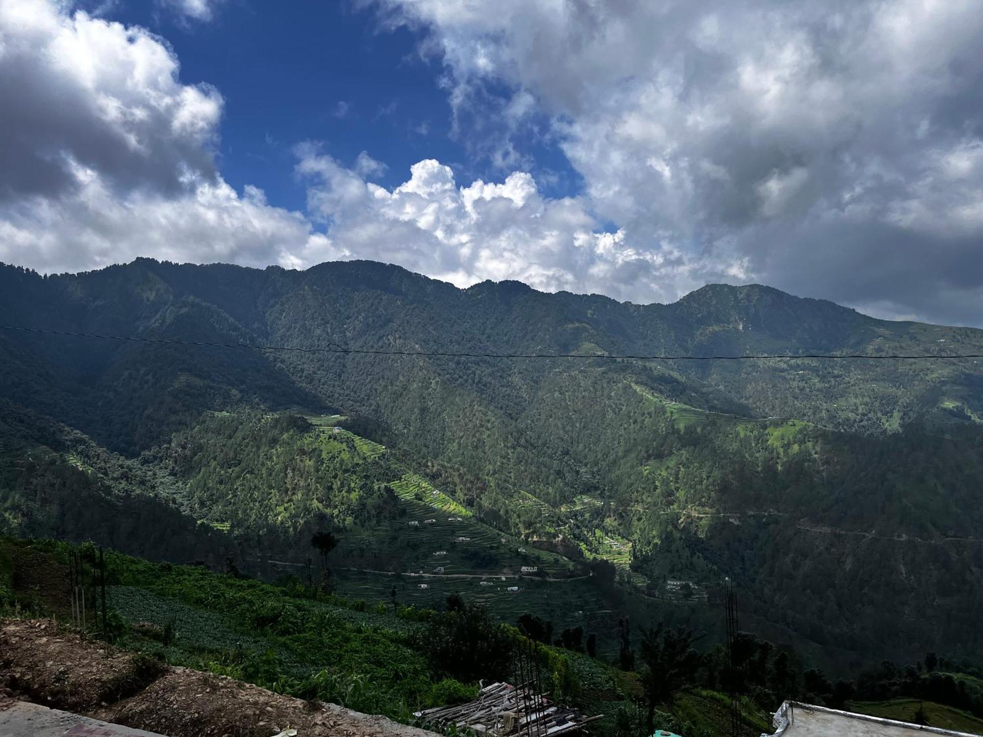 Himalayan Hill Top Resort Kanatal Exterior photo